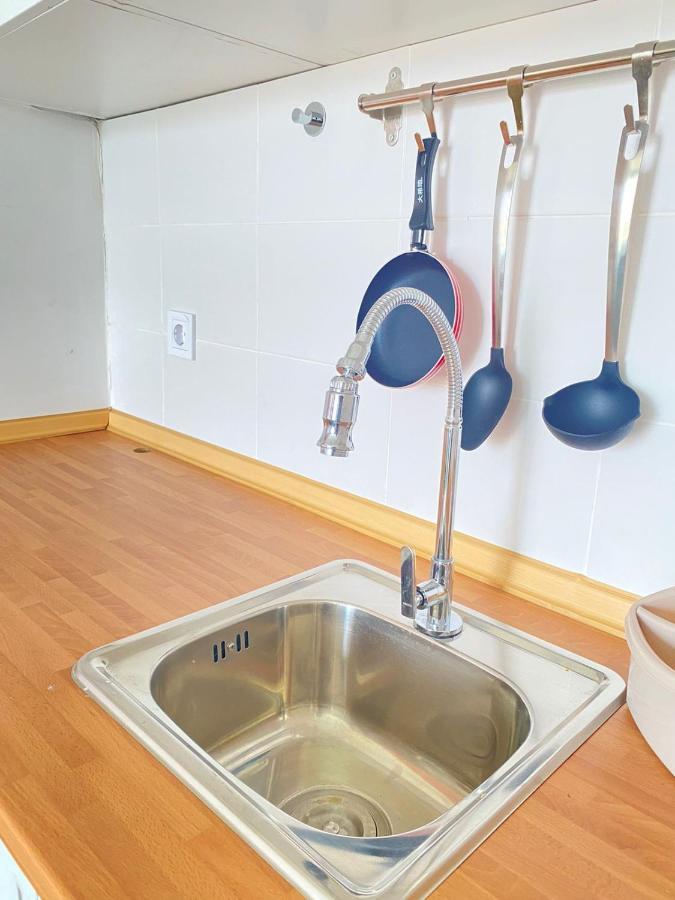 Quarto Nº7 Familia Veiga - Central Praia Eksteriør billede